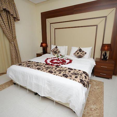Hotelier Suites Рияд Екстериор снимка