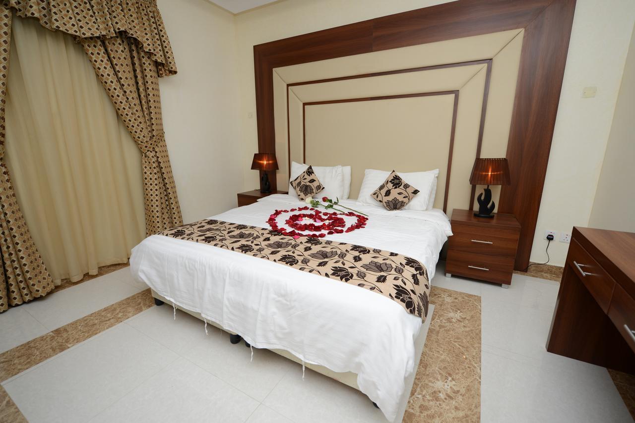 Hotelier Suites Рияд Екстериор снимка