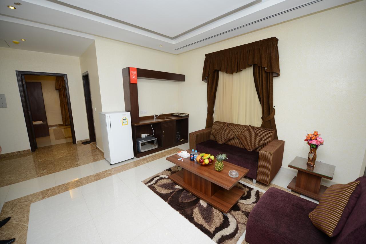 Hotelier Suites Рияд Екстериор снимка