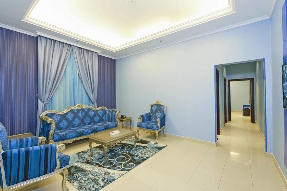 Hotelier Suites Рияд Екстериор снимка